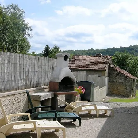펜션 Maison Restauree Avec Piscine Privee Chauffee Et Equipements De Loisirs A Bourmont-entre-meuse-et-mouzon - Fr-1-611-58 Bourmont
