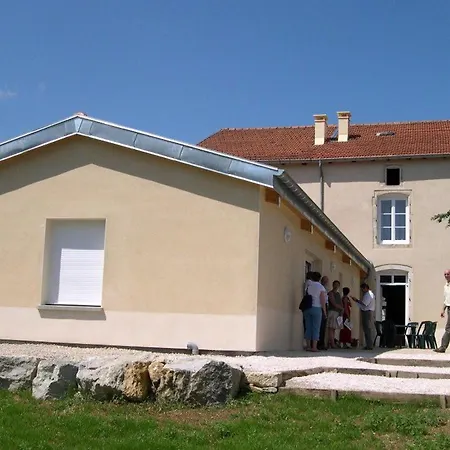Maison Restauree Avec Piscine Privee Chauffee Et Equipements De Loisirs A Bourmont-entre-meuse-et-mouzon - Fr-1-611-58 *